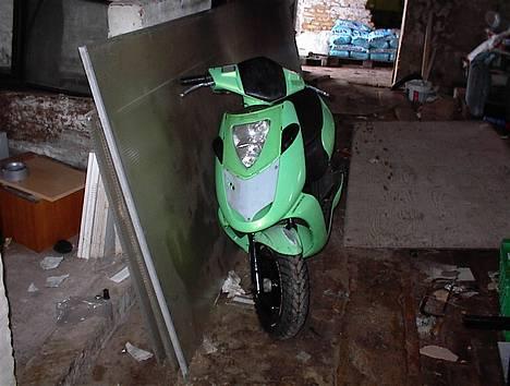 Aprilia Sonic -=Team Hästen=- - Her er den meget grim... billede 2