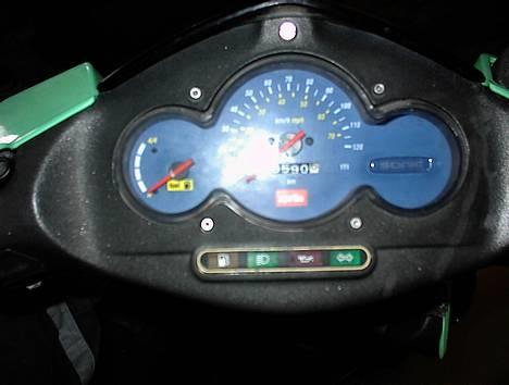 Aprilia Sonic -=Team Hästen=- - Svært at se men den har altså gået 85xx kilometer... billede 4
