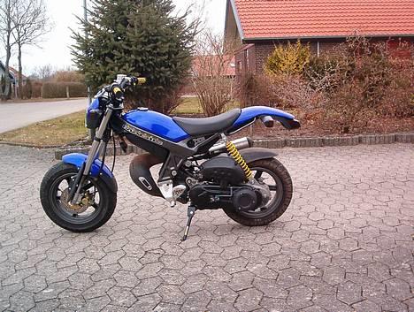 Suzuki Street Magic - Sådan så den ud nidtil jeg gik igang med at style den... billede 5