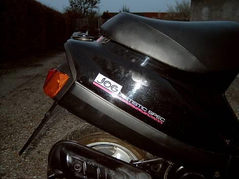 Yamaha Jog Artistic Spec - lækker talje dame :D billede 6