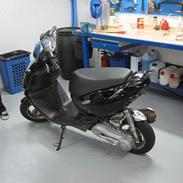 Aprilia Sonic (Solgt)