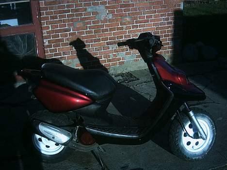 Yamaha Bws ng  ( efter ) SOLGT! - ved godt fælgne er grimme men der kommer nye til sommer billede 3