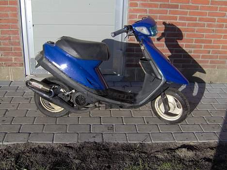 Yamaha jog (solgt) billede 1