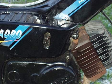 Tomos Quadro - Chokeren og benzin hanen billede 7