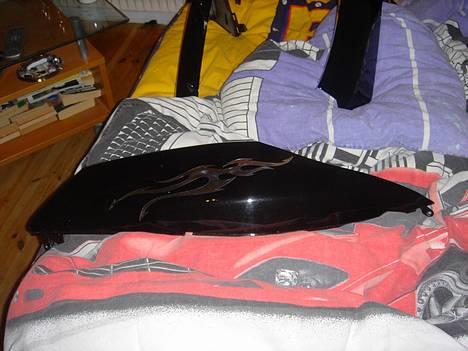 Yamaha Jog R - Solgt - Sideskjold med chrom ild på billede 5