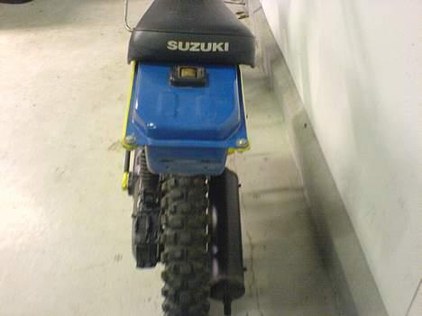 Suzuki FZ50"Brøndby look"[SOLGT] billede 4