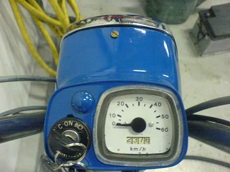 Suzuki FZ50"Brøndby look"[SOLGT] billede 5