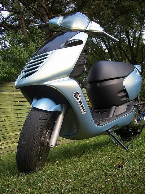 Aprilia sonic [BYTTET TIL JOG] - elsker det her billed, det står så flot her :D billede 2