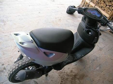 Aprilia sonic [BYTTET TIL JOG] - tjek den fede lilla der er i farven :D billede 8