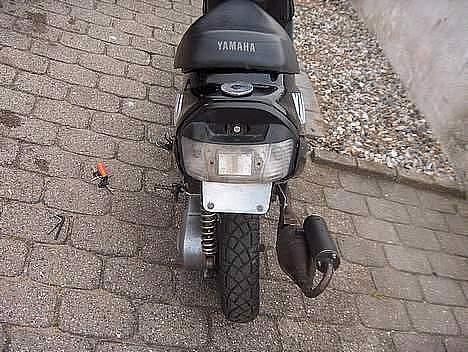 Yamaha jog solgt skiv under hott billede 3