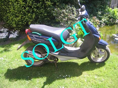 Yamaha Neos *SOLGT* - Efter projekt, det venstre sideskjold som var rimelig smadret .. billede 1
