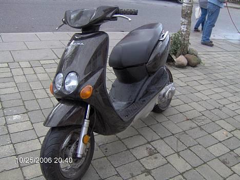 Yamaha neos AC   ( Team yamaha)  - med de nye skjolde billede 1