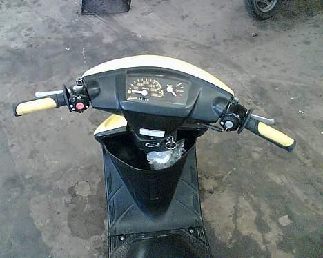 Yamaha Jog > Solgt < billede 6