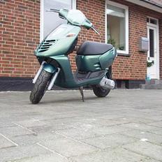 Aprilia sonic--(SOLGT)