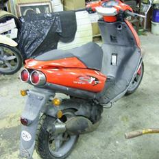 Aprilia SR50 WWW (AC & SD)