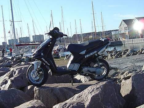 Piaggio NRG mc3 - Lånt af tidligere ejer!! Men sådan købte jeg den. :) Den var fin, også dengang.  billede 20