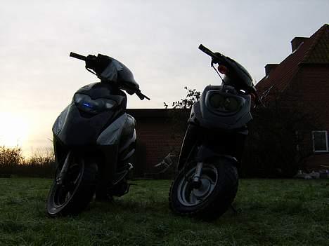 Honda Sfx . SOLGT til forsiking - mig og min ven`s scootere billede 14