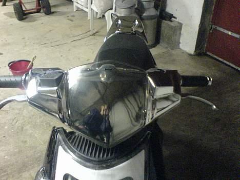 Aprilia Sonic GP - Mit styrskjold i Chrome og Spolile billede 5