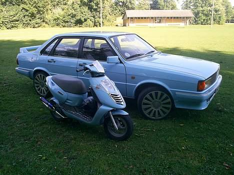 Aprilia $SONIC$ - min kammerat og jeg fik dem malet samtidigt billede 13