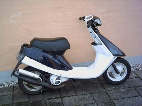 Yamaha Jog as Stjålet dusør give - ja sådan så den ud.. første gang den blev stjålet.. og så lavede jeg den istand til rød og hvid billede 16