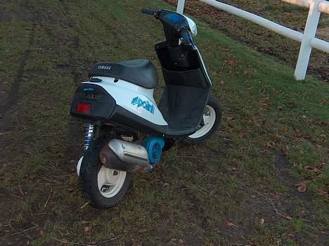 Yamaha jog (Solgt) - røven billede 4