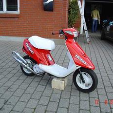 Yamaha Jog AS "Rødhætte"