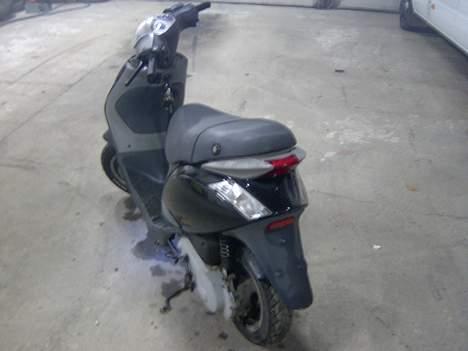 Piaggio New zip SOLGT billede 3