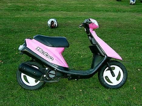 Yamaha Jog(solgt) - tja der sidder en ny next på den nu men... tror jeg skifter tilbage til den gamle udst igen da rullerne er lidt for tunge. billede 1