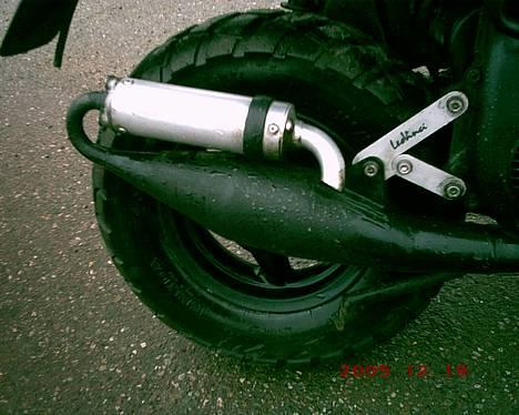 Yamaha BWS - Jeg bryder mig ikk så meget om denne udstødning men hoved sagen er at den er der :P billede 14