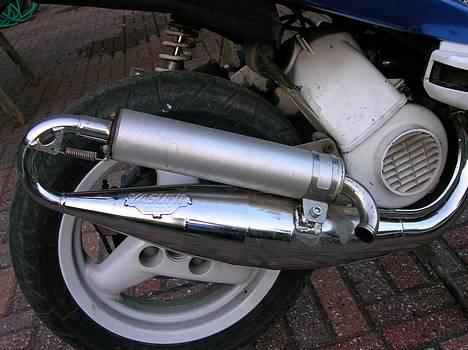 Peugeot speedfight 2 Solgt 9500kr - her er udstødningen som den ser ud nu  billede 5