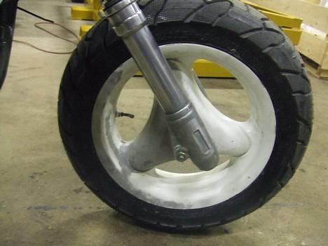 Yamaha BWS //Tribal Special - Halv sandblæst fælge, skal males metallic sølv! billede 19