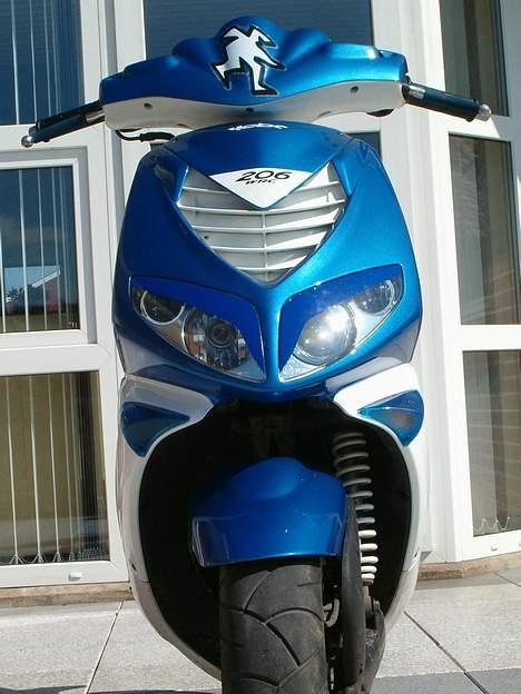 Peugeot speedfight 2 Solgt 9500kr - dette er et gammelt billede men har kan man bedre se kvalien på min lakering billede 9
