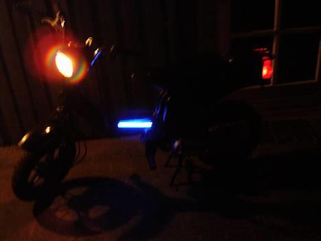 Suzuki fz50 SOLGT - neon billede 1