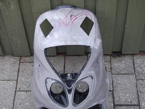 Piaggio nrg lc dd (SOLGT) - Udskæring i frontskjold for bedre køling billede 7