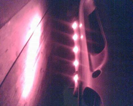 Aprilia Sonic [SOLGT] :'( - Rødt dioderør med 5 dioder!! ved godt billede kvaliteten er dårlig, de er taget med min tlf.  billede 7