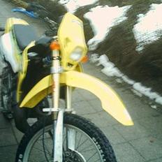 Suzuki RMX  (byttet til nrg)