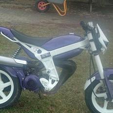 Suzuki street magic solgt
