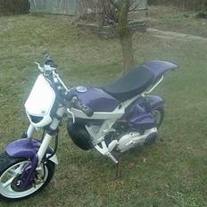 Suzuki street magic solgt