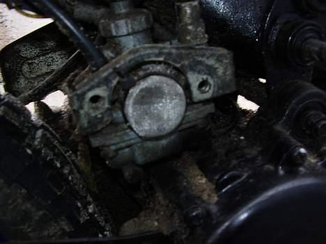 Suzuki fz50 SOLGT - det var det jeg mente med man skulle starte den specialt ved at probbe en gummi handske ud over billede 11