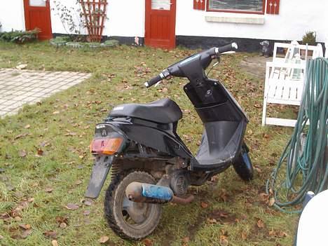 Yamaha Jog fs [Solgt]  - før jeg købte den, den kørte sygt hurtig dengang, men cylle blev taget af papfar :´( billede 3