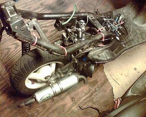 Aprilia SONIC . byttet væk - 22 er, og evo rør kommet på. ved at stille lidt ind på den,  billede 12