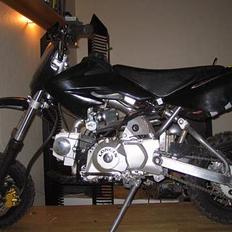Honda crosser med dax motor :D?