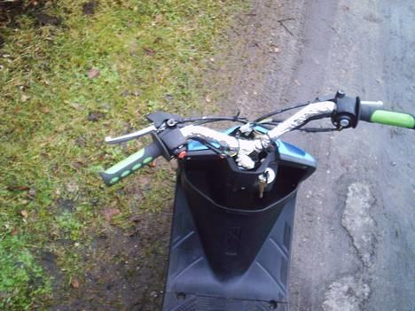 Yamaha Jog AS - Solgt - Det er ikke det bartstyr der ses på et af billederne.! billede 10