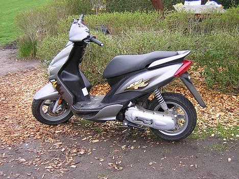 Yamaha jog R billede 1