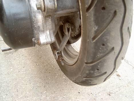 Yamaha Jog Artistic Spec - mit lækre udstyr til joggen - hvilken nørd der gad køre med det.. billede 8