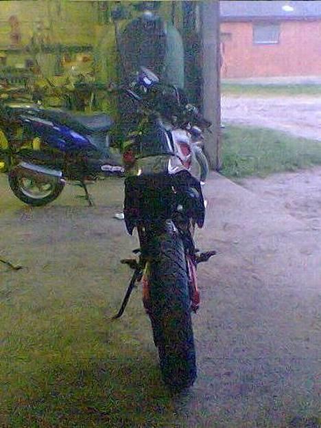 Suzuki smx-= Team SP=- solgt :'( - bedre billeder kommer snart... de her er taget med mobilen.. billede 2