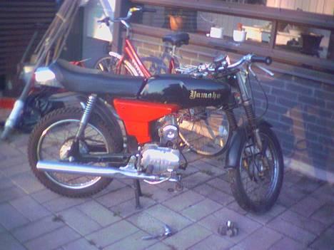 Yamaha 4 Gear (Solgt) - I skal lige regne med at sådan ser den ud nu, men den kommer til at skinne... billede 2