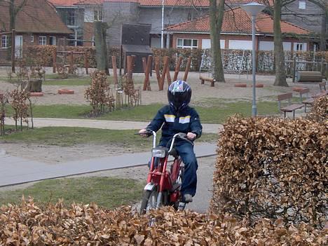 Vespa Bravo (solgt) - Ja der er gang i den :P billede 4