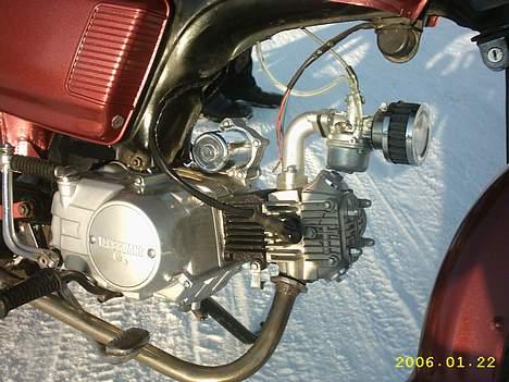 Honda CD50 *Honney* - YAMGUANG!! Rauw!! Den går bare godt ;-) Har en film hvor i ka høre hvis i intra? ;D billede 8