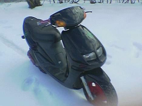 Sym Jet 50 - Solgt - Undskyld det som foregår i hjørnet, min finger kom lige i vejen. billede 3